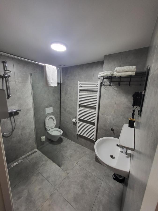 האג Hotel Broer & Zus מראה חיצוני תמונה