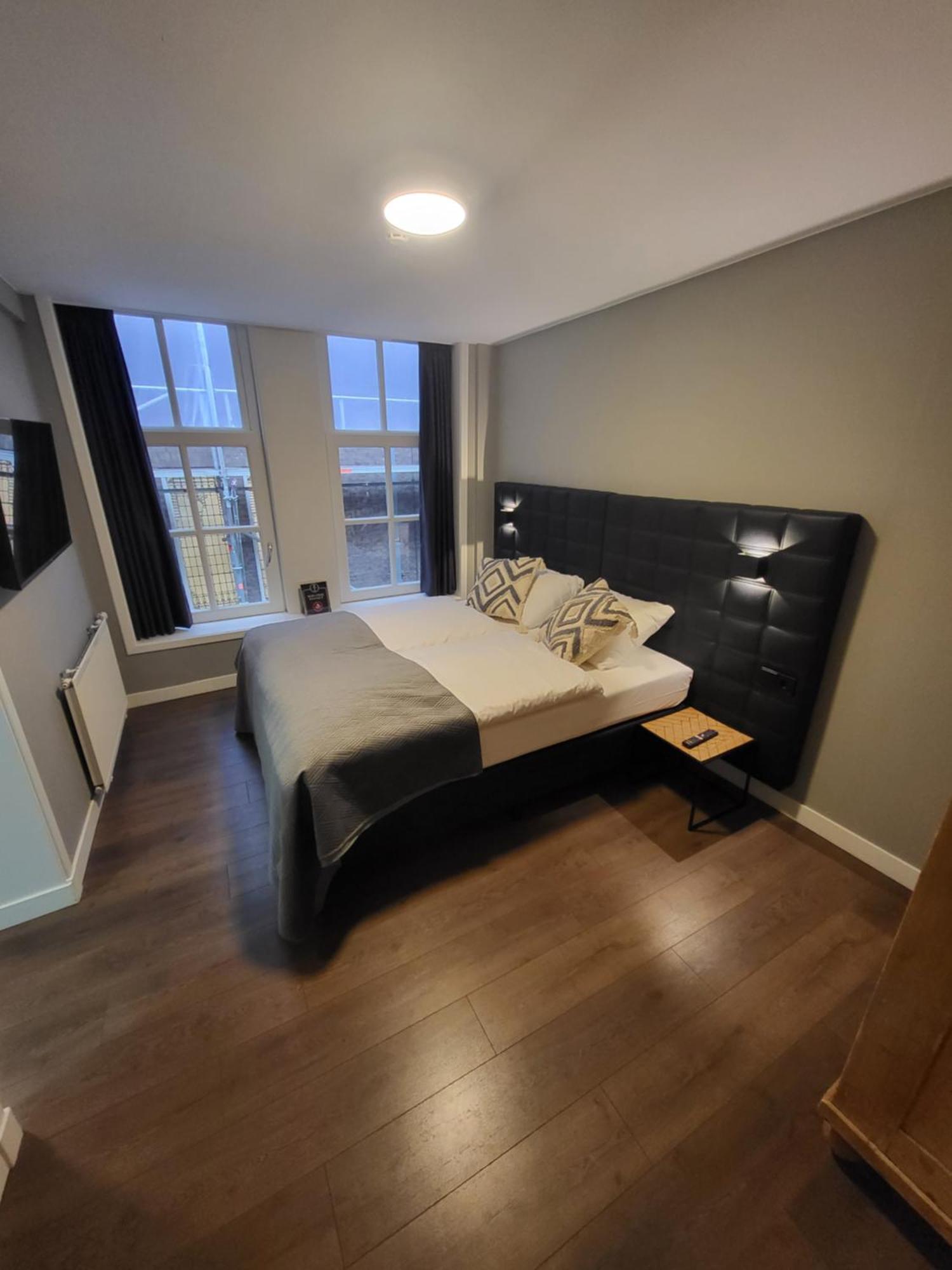 האג Hotel Broer & Zus מראה חיצוני תמונה