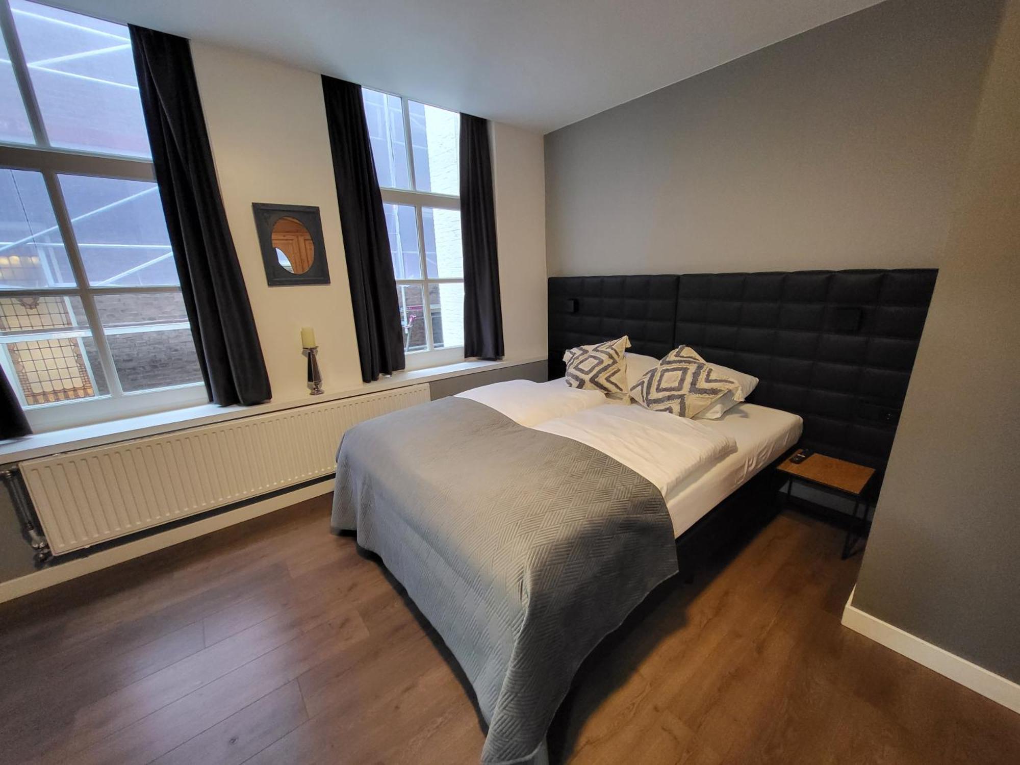 האג Hotel Broer & Zus מראה חיצוני תמונה